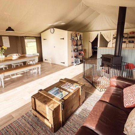 Midleydown Luxury Glamping Hotel Ексетър Екстериор снимка